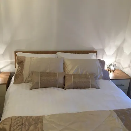 Live In Leeds Nazarene Apartment Leeds (West Yorkshire)