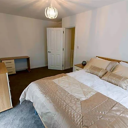 Apartment Live In Nazarene *