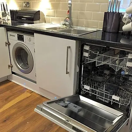 Live In Nazarene Apartment Leeds (West Yorkshire)